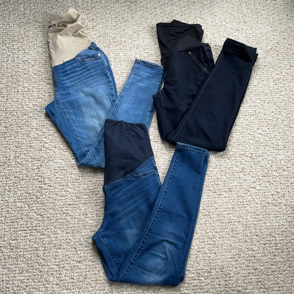 Lot of Medium Maternity jeans